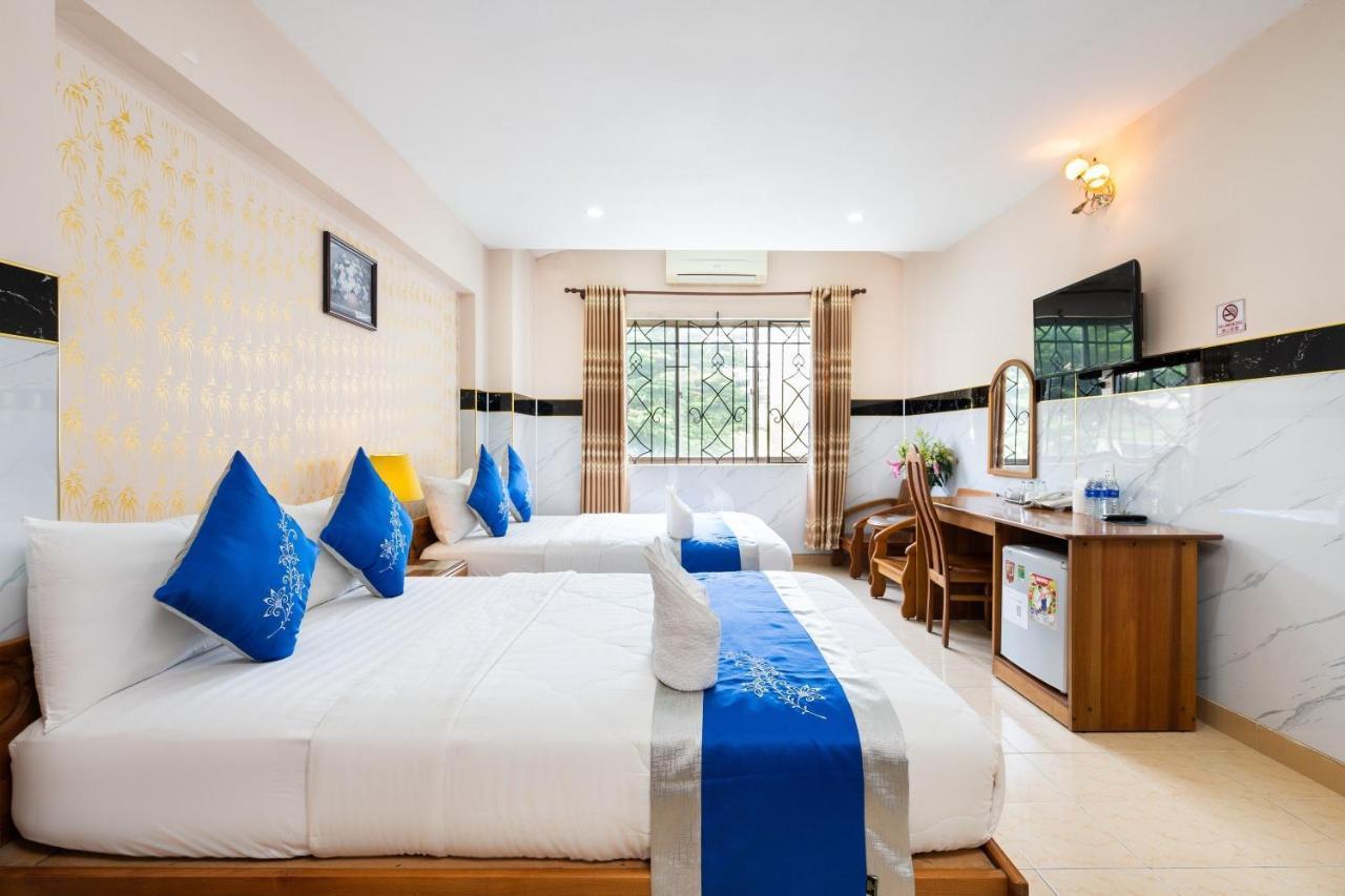 Khach San Hong Phat Ho Chi Minh City Exterior photo